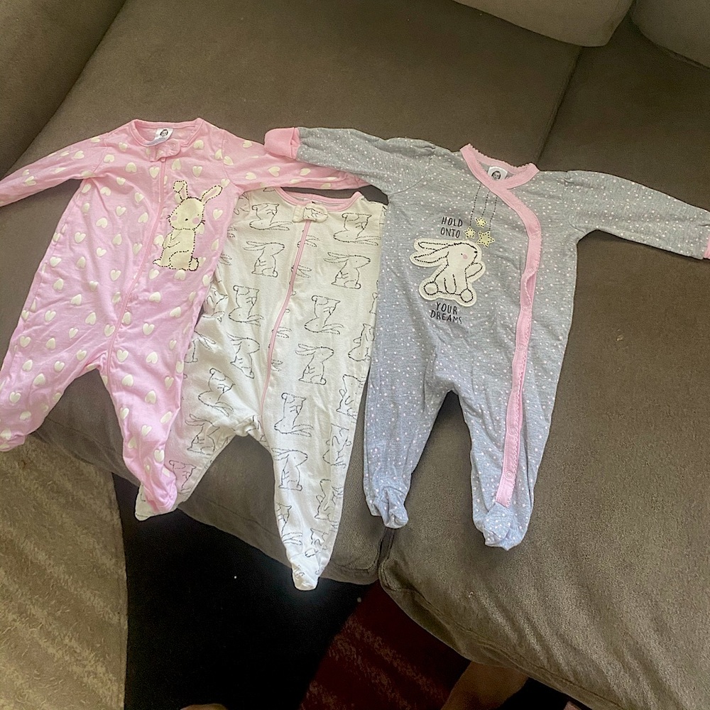 ❌❌SOLD❌❌Baby girl sleepers